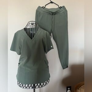 Maevn by matrix scrub set